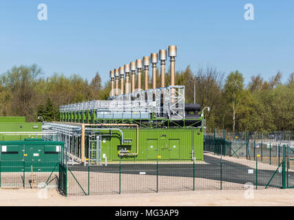 Station d'alimentation de gaz locale avec batterie de stockage pour compléter le réseau national dans les périodes de forte utilisation de l'énergie de long Eaton Derbyshire, Angleterre Banque D'Images