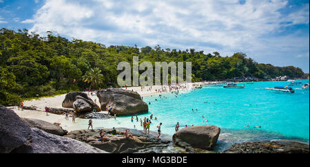 PHUKET, THAILND- Jan 25, 2016 : Tropical Beach at Similan le Jan 25, 2016 dans la mer d'Andaman, en Thaïlande. Banque D'Images