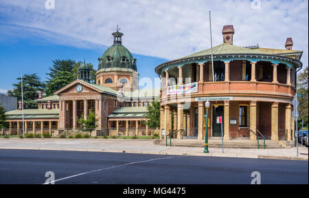 Palais de justice de Bathurst et l'École de musique Conservatoire Mitchell, Bathurst, Central Tablelands, New South Wales, Australie Banque D'Images