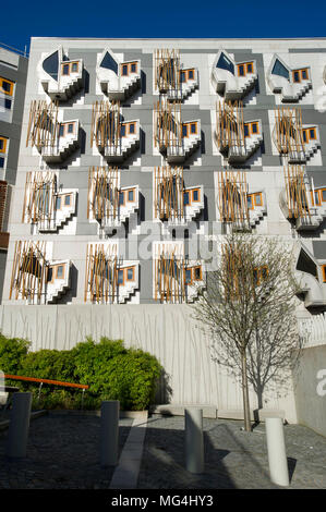 Vue de l'extérieur du bâtiment du parlement écossais à Holyrood à Edimbourg, Ecosse, Royaume-Uni. Banque D'Images