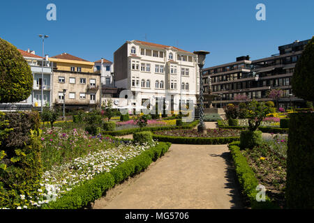 Santa Bárbara sur le jardin dans la ville de Braga au Portugal à l'été Banque D'Images