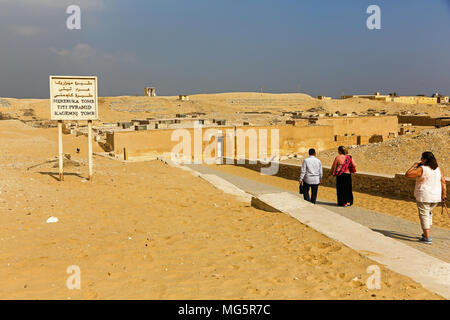 L'entrée du tombeau de Mererouka et de Kagemni tant à la nécropole de l'ancienne capitale égyptienne, Memphis, à Saqqara, Egypte Banque D'Images