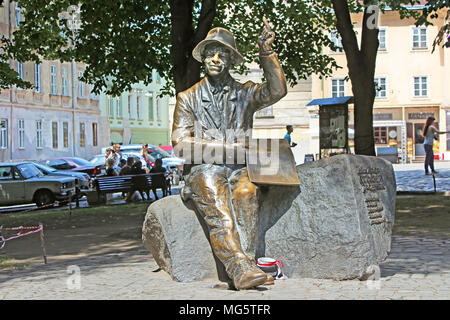 LVIV, UKRAINE - 30 juin 2014 : Monument d'Epifaniusz Drowniak peintre naïf Nikifor Banque D'Images