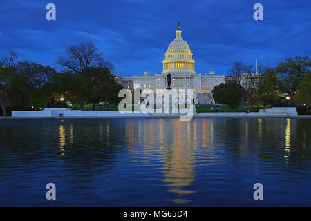 Washington DC Capitol Building at Night Banque D'Images