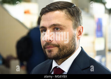 Riga, Lettonie. Apr 27, 2018. Conférence de presse du nouveau président de la Fédération de football letton Kaspars Gorkss. Credit : Gints Ivuskans/Alamy Live News Banque D'Images