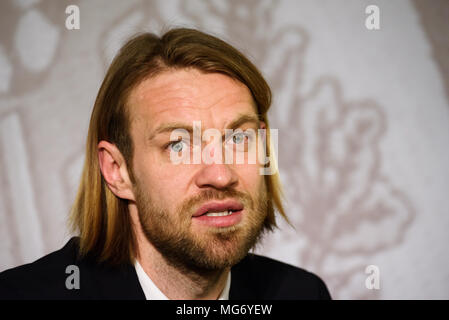 Riga, Lettonie. Apr 27, 2018. Conférence de presse du nouveau président de la Fédération de football letton Kaspars Gorkss. Credit : Gints Ivuskans/Alamy Live News Banque D'Images