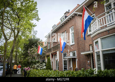 27 avril 2018 - Rijswijk, Rijswijk, Pays-Bas - drapeaux nationaux vu à la fête du Roi dans la ville de Rijswijk aux Pays-Bas. Koningsdag ou King's Day est une fête nationale du Royaume des Pays-Bas. Célébrée le 27 avril, cette date marque la naissance du Roi Willem-Alexander. (Crédit Image : © Hendrik Osula/SOPA des images à l'aide de Zuma sur le fil) Banque D'Images