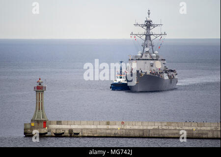 Gdynia, Pologne, 27 avril 2018. US Navy de la classe Arleigh Burke destroyer USS Farragut (DDG-99) au port de Gdynia, Pologne. 27 avril 2018 © Wojciech Strozyk / Alamy Live News Banque D'Images