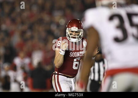 Arlington, TX, États-Unis. Apr 26, 2018. (Dossier PHOTOS).Nom : Baker Mayfield.Round choisi : 1.Pick : 1.NFL Team : Cleveland Browns.College : Oklahoma.Position : Quarterback.(crédit obligatoire : Jose Marin/MarinMedia.org/Cal Sport Media) (complète et absolue, photographe crédits requis) Credit : csm/Alamy Live News Banque D'Images