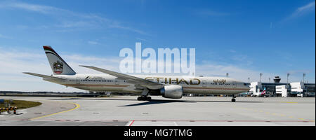 , Etihad Airways, A 330, en rouleau, Terminal 2, Tour, aviation, avion, avion, Avion, Aéroport Munich, MUC, Allemagne, Banque D'Images