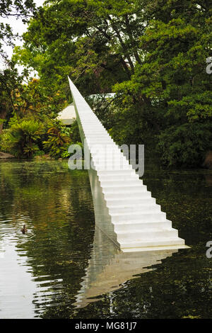 Réduire et monter la sculpture de David McCracken au Botanic Gardens, Christchurch, Canterbury, île du Sud, Nouvelle-Zélande Banque D'Images