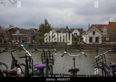 Lemmer , Hollande - 14 avril 2018 vieux bâtiment dans petit village Muiden Banque D'Images