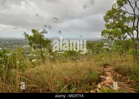 Vues de Townsville du mont Stuart des sentiers de randonnée, Townsville, Queensland, Australie Banque D'Images