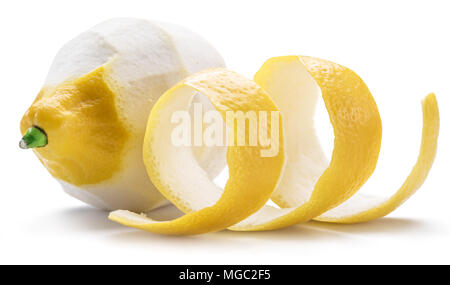 Citron pelées et de zeste de citron sur fond blanc. Close-up. Banque D'Images