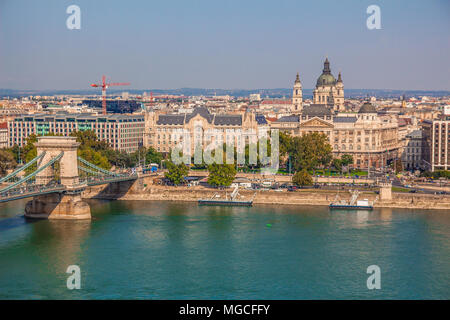 La ville de Budapest, y compris le pont à chaînes, la basilique Saint-Etienne, Ministère de l'intérieur, l'hôtel Four Seasons et le Danube à Budapest, Banque D'Images