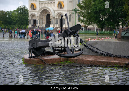 KRONSTADT, SAINT PETERSBURG, Russie - le 21 août 2017 : un fragment du monument de la Fédération Le Vice-amiral Stepan Makarov dans le carré d'ancrage Banque D'Images