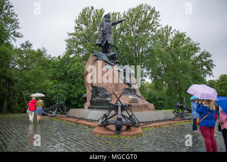 KRONSTADT, SAINT PETERSBURG, Russie - le 21 août 2017 : le monument de la Fédération Le Vice-amiral Stepan Makarov dans le carré d'ancrage Banque D'Images