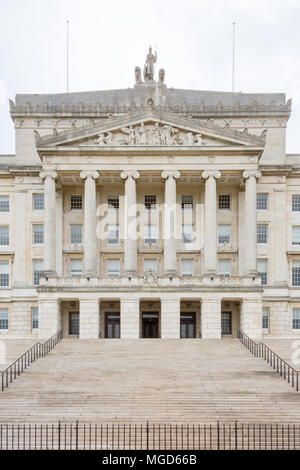 Belfast/N. Irlande - 31 mai 2015 : dans la région de East Belfast sont les édifices du Parlement à la fin de l'avenue Prince de Galles, également connu sous le nom de Stormont. Banque D'Images