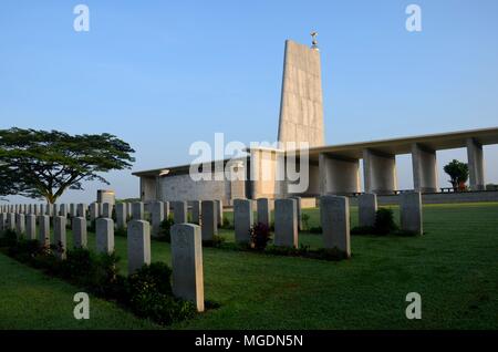 Monument commémoratif de guerre du Commonwealth Kranji et pierres tombales Singapour Banque D'Images