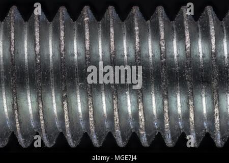 Plan Macro sur un boulon fileté. Macro photographie Banque D'Images