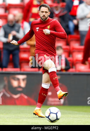 Le centre de Liverpool, Danny Ings se réchauffe avant le premier match de championnat à Anfield, Liverpool. ASSOCIATION DE PRESSE Photo. Photo date : Samedi 28 Avril, 2018. Voir l'ACTIVITÉ DE SOCCER histoire Liverpool. Crédit photo doit se lire : Martin Rickett/PA Wire. RESTRICTIONS : EDITORIAL N'utilisez que pas d'utilisation non autorisée avec l'audio, vidéo, données, listes de luminaire, club ou la Ligue de logos ou services 'live'. En ligne De-match utilisation limitée à 75 images, aucune émulation. Aucune utilisation de pari, de jeux ou d'un club ou la ligue/dvd publications. Banque D'Images