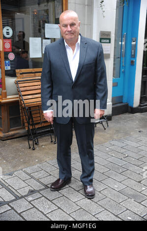 Le cast de 'l'Krays : Dead Man Walking' pendant le tournage à l'extérieur de Shampers Wine Bar & Restaurant à Londres avec : Chris Ellison Où : London, Royaume-Uni Quand : 28 mars 2018 Source : WENN.com Banque D'Images