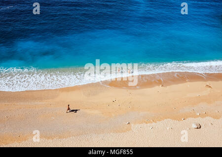 Les gens sur la plage de Kaputas à Kas, Antalya, Turquie Banque D'Images