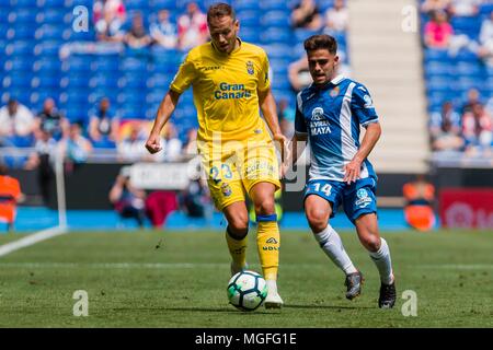 Espagne - 28 avril : Las Palmas defender Dani Castellano (23) et l'Espanyol terrain Oscar Melendo (14) pendant le match entre l'Espanyol v Las Palmas pour le cycle 35 de la Liga Santander, jouée au stade Cornella-El Prat le 28 avril 2018 à Barcelone, Espagne. (Crédit : Mikel Trigueros / Urbanandsport / Presse Presse Cordon Cordon) Banque D'Images