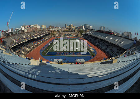 Philadelphie, Pennsylvanie, USA. Apr 28, 2018. Une vue de la Penn Relays du haut de champ Franklin de Philadelphie, Pennsylvanie. Credit : Amy Sanderson/ZUMA/Alamy Fil Live News Banque D'Images