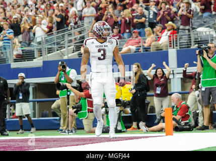 23 septembre 2017 : Texas A&M Aggies wide receiver Christian Kirk # 3 dans le sud-ouest Classic NCAA Football match entre le Texas A&M Aggies et l'Université de l'Arkansas a été rédigé Craftsman aspirateur avale # 47 au deuxième tour de la draft par les Arizona Cardinals chez AT&T Stadium à Arlington, TX Texas a défait l'Arkansas 50-43 Albert Pena/CSM Banque D'Images