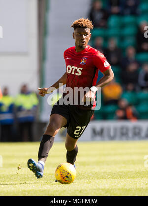 Edimbourg, Royaume-Uni, 28 avril 2018. Ladbrokes Premiere League écossaise, Hibernian v Kilmarnock, Edinburgh, Midlothian, UK. 28/04/2018. Montre : Pic du milieu de terrain international Congolais de Kilmarnock, Aaron Tshibola, sur la balle comme hôte à Kilmarnock Hibernian jouer dans le Ladbrokes de Ligue 1 à Pâques Road, Édimbourg. Photo : Alamy/Ian Jacobs Banque D'Images