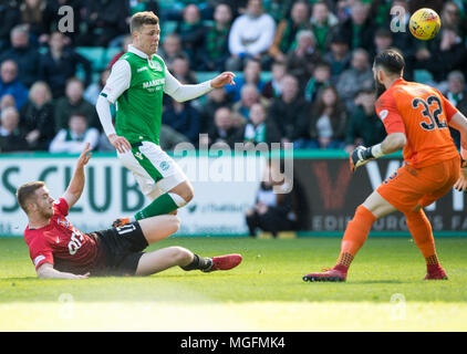 Edimbourg, Royaume-Uni, 28 avril 2018. Ladbrokes Premiere League écossaise, Hibernian v Kilmarnock, Edinburgh, Midlothian, UK. 28/04/2018. Hibs' Pic montre : Swiss striker, Flo Kamberi, pousses comme hôte à Kilmarnock Hibernian jouer dans le Ladbrokes de Ligue 1 à Pâques Road, Édimbourg. Photo : Alamy/Ian Jacobs Banque D'Images