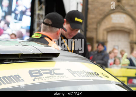 Brampton, Cumbria, Royaume-Uni, 28 avril 2018. Finition de la cérémonie le Pirelli Rallye International a eu lieu à Brampton, Cumbria. Andrew Cheal/Alamy Live News Banque D'Images