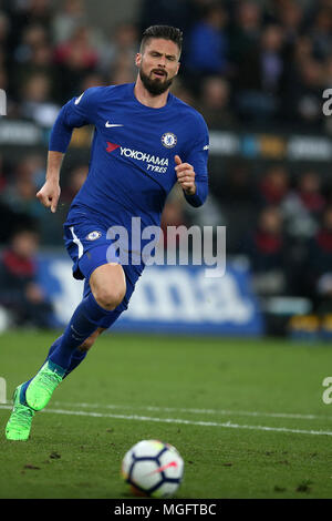 Swansea, Royaume-Uni. . Apr 28, 2018. Olivier Giroud de Chelsea en action. Premier League, Swansea City v Chelsea au Liberty Stadium de Swansea, Pays de Galles du Sud le samedi 28 avril 2018. Cette image ne peut être utilisé qu'à des fins rédactionnelles. Usage éditorial uniquement, licence requise pour un usage commercial. Aucune utilisation de pari, de jeux ou d'un seul club/ligue/dvd publications. Photos par Andrew Andrew/Verger Verger la photographie de sport/Alamy live news Crédit : Andrew Orchard la photographie de sport/Alamy Live News Banque D'Images