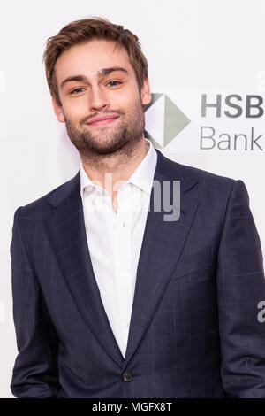 New York, USA. 28 avril 2018. Douglas Booth assiste à la première du Festival du film de Tribeca à Mary Shelley CCMB Crédit : lev radin/Alamy Live News Banque D'Images