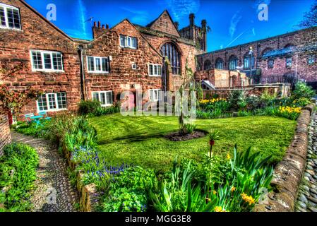 Ville de Chester, en Angleterre. Vue pittoresque de printemps deux chambres d'hôtes à l'abbaye de Chester Square, avec la cathédrale de Chester en arrière-plan. Banque D'Images