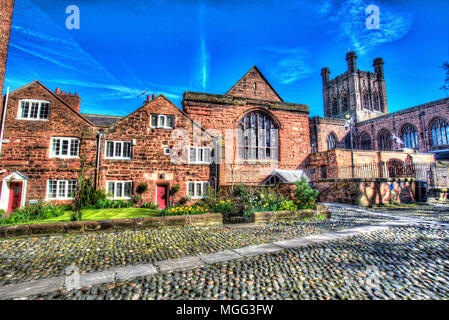 Ville de Chester, en Angleterre. Vue pittoresque de deux chambres d'hôtes à l'abbaye de Chester Square, avec la cathédrale de Chester en arrière-plan. Banque D'Images