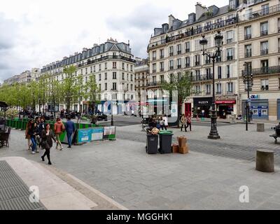 Les boutiques et les gens, un samedi après-midi, dans la région de Saint-Paul où Saint-Antoine répond à la rue de Rivoli, Paris, France. Banque D'Images