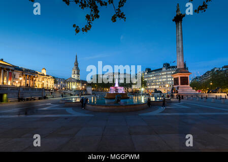 Trafalgar Square au crépuscule, Londres, Royaume-Uni. Banque D'Images