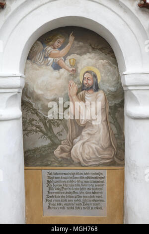 L'agonie dans le jardin. Peinture murale dans la chapelle funéraire au cimetière du village à l'Acul du Nord Département du Nord nad Vltavou en Bohême du Sud, en République tchèque. Chapelles funéraires placés sur le mur du cimetière étaient décorées de peintures murales dans les années 1840 par le peintre local František Mikule menée avec curé Vít Cíza, qui a également composé des poèmes pour chaque fresque. Les peintures murales ont été repeintes à plusieurs reprises au cours des xixe et xxe siècles et entièrement restaurée par l'équipe dirigée par Jitka Musilová en 2010-2013. Banque D'Images