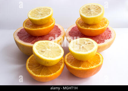 Agrumes composée de pamplemousse, citrons et oranges. Banque D'Images