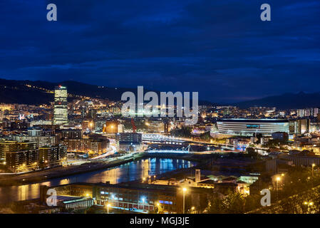 Vue nocturne de Bilbao, Bilbao, Biscaye, Pays Basque, Pays Basque, Espagne, Europe Banque D'Images
