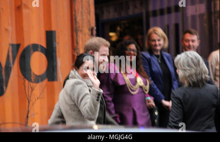 Le prince Harry, Londres, Royaume-Uni. 9 janvier, 2018. Le prince Harry & Meghan Markle visiter Reprezent POP radio à Brixton, stock photo, photographie, image, appuyez sur Banque D'Images