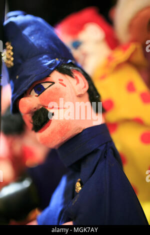 Pompier dans un théâtre de marionnettes Banque D'Images