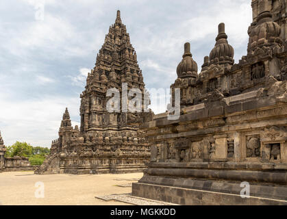 Grand Temple Hindou de Prambanan près de Yogyakarta, Java, Indonésie Banque D'Images