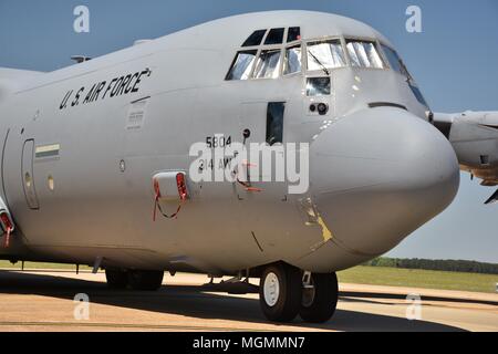 L'US Air Force un C-130 Hercules de cargo exploité par la 314e Escadre de transport aérien sur la base aérienne de Little Rock. Banque D'Images