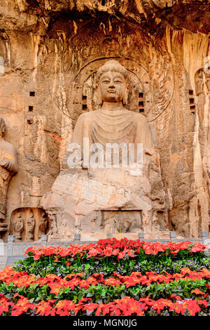 Plus grand Bouddha statue au Grottes de Longmen ( Dragon's Gate) Grottes de Longmen ou grottes.UNESCO World Heritage de dizaines de milliers de statues de Budd Banque D'Images