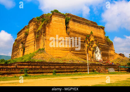 Site de Mingun Pahtodawgyi, est un monument incomplète stupa, commencé par le roi Bodawpaya en 1790 Banque D'Images