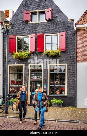 Un magnifique bâtiment restauré dans le centre historique de la ville de Zwolle, la ville des blauwvingers aux Pays-Bas Banque D'Images