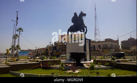 La statue du roi Faisal I Le premier roi du royaume d'Irak en 1920, la statue en la forme du roi tenue arabe un cheval. La statue je Banque D'Images